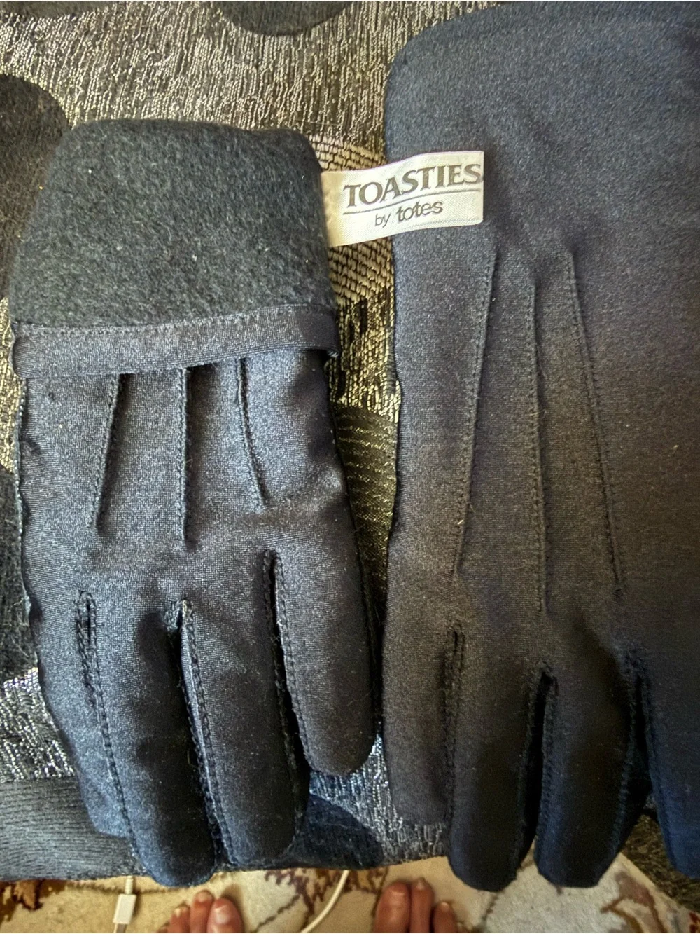 Women’s Black Winter Gloves